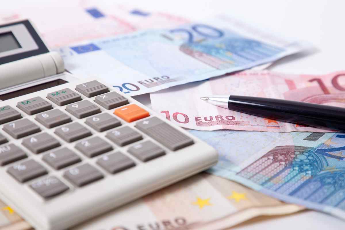 INPS, 800 euro al mese per famiglia