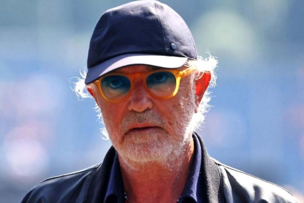 flavio briatore con un cappellino