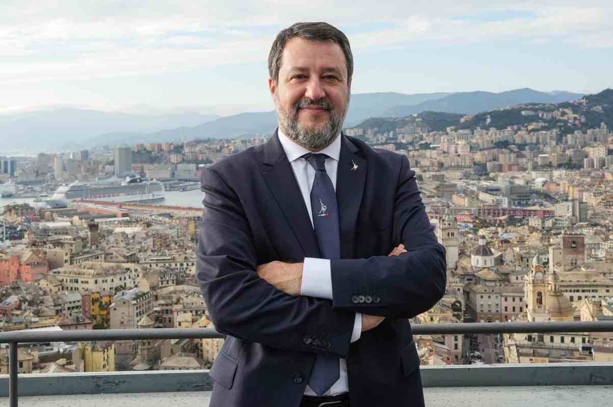 il ministro dei trasporti matteo salvini