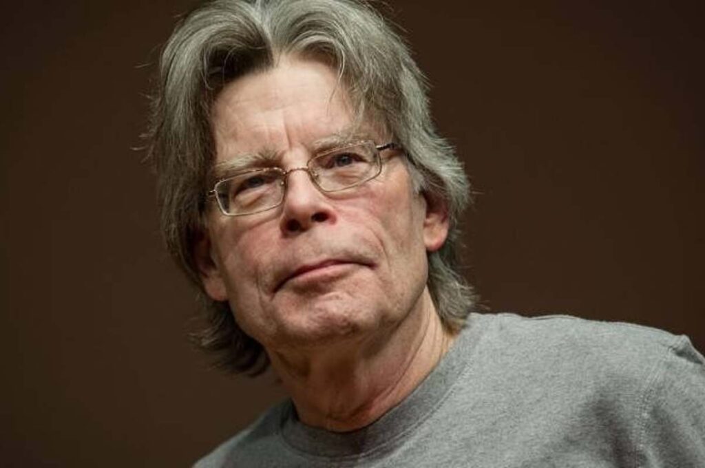 lo scrittore stephen king in primo piano