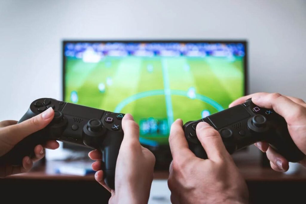 persone che giocano ai videogiochi