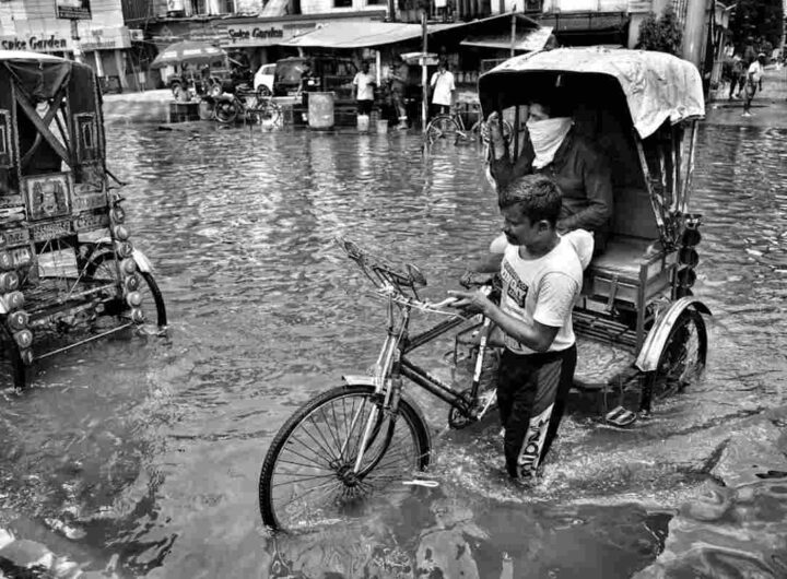 alluvione persone in fuga