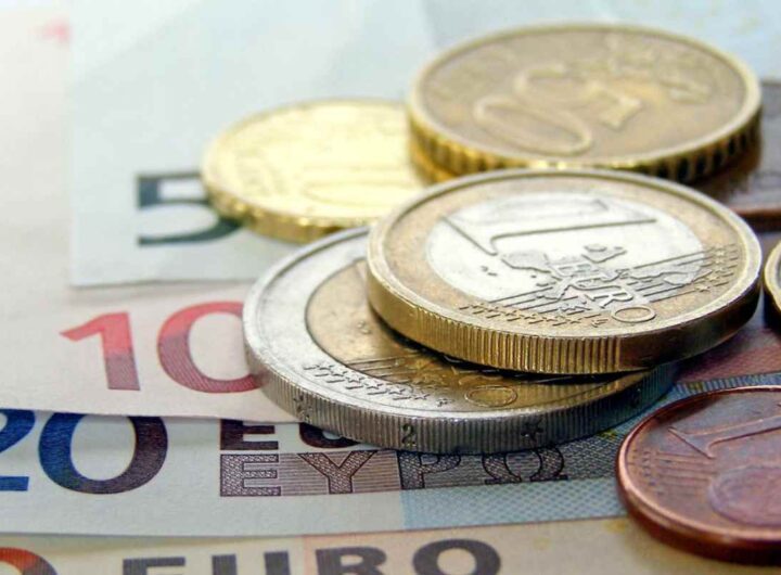 monete e banconote in euro