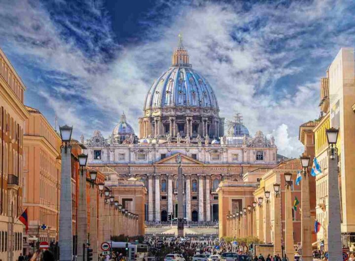 Piazza san pietro vista da via conciliazione