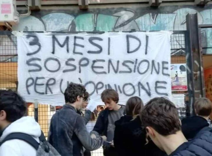 Caso Raimo, striscione per lui