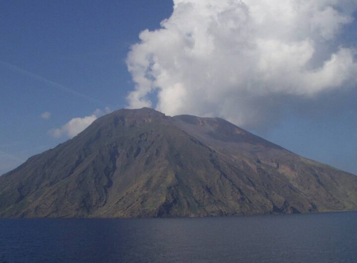 vulcano stromboli in attività