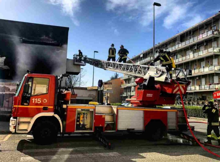 vigili del fuoco in azione